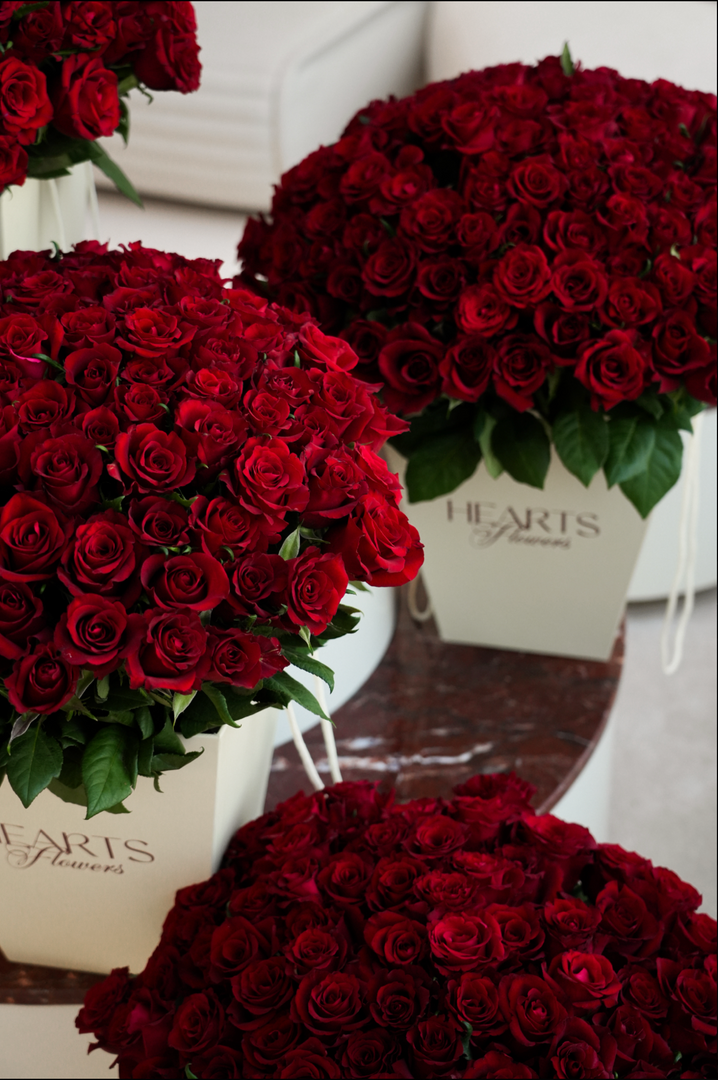 WOW BOX WITH ROSES SPECIALTY