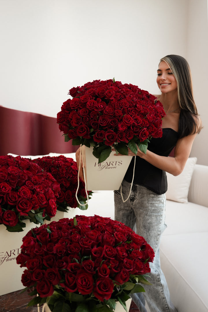 WOW BOX WITH ROSES SPECIALTY